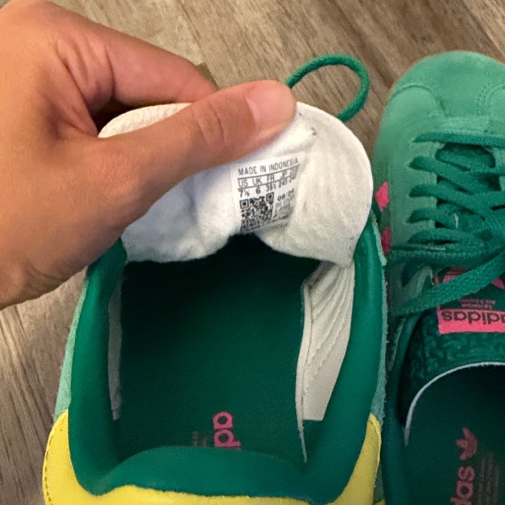 Adidas Gazelle Bold Sneaker platform green + pink womens size US 7 1/2 - Picture 3 of 5